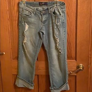 Capri mid rise junior jeans